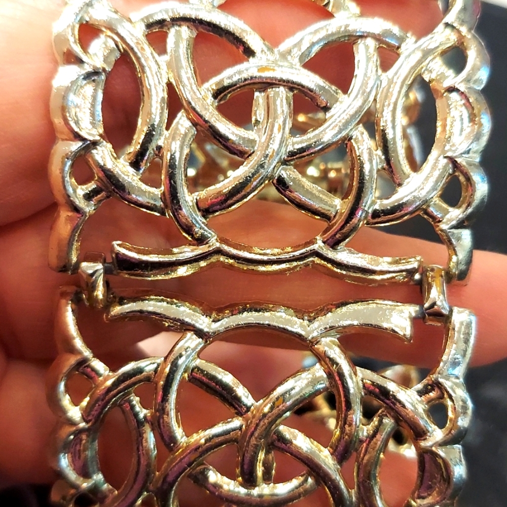 Gold bracelet